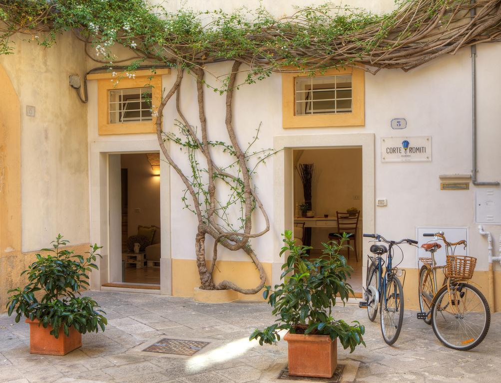 Appartamenti Corte dei Romiti Lecce Camera foto